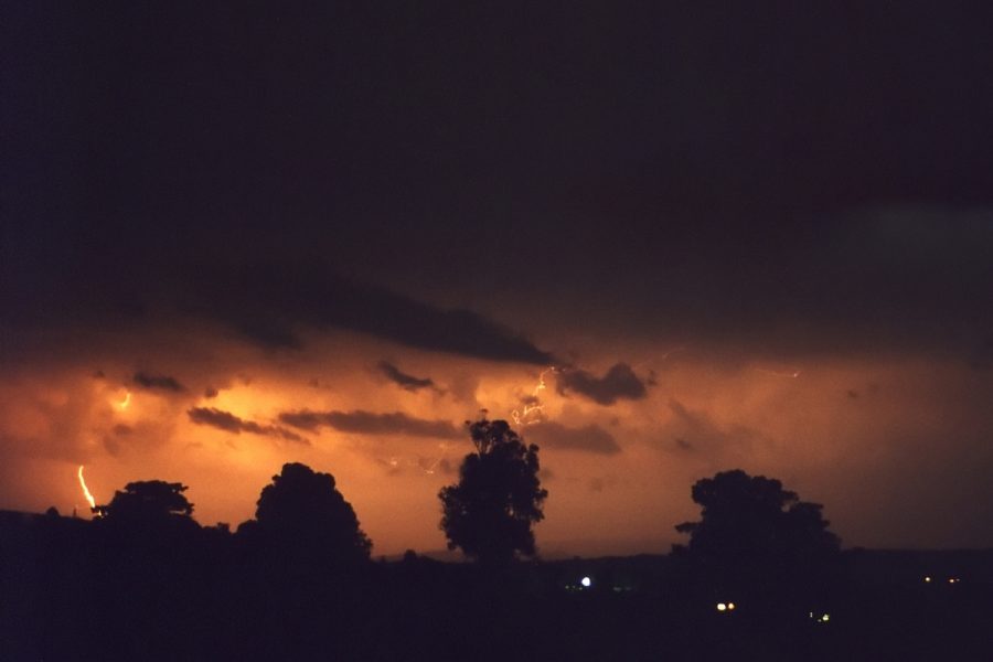 lightning lightning_bolts : McLeans Ridges, NSW   1 September 2001