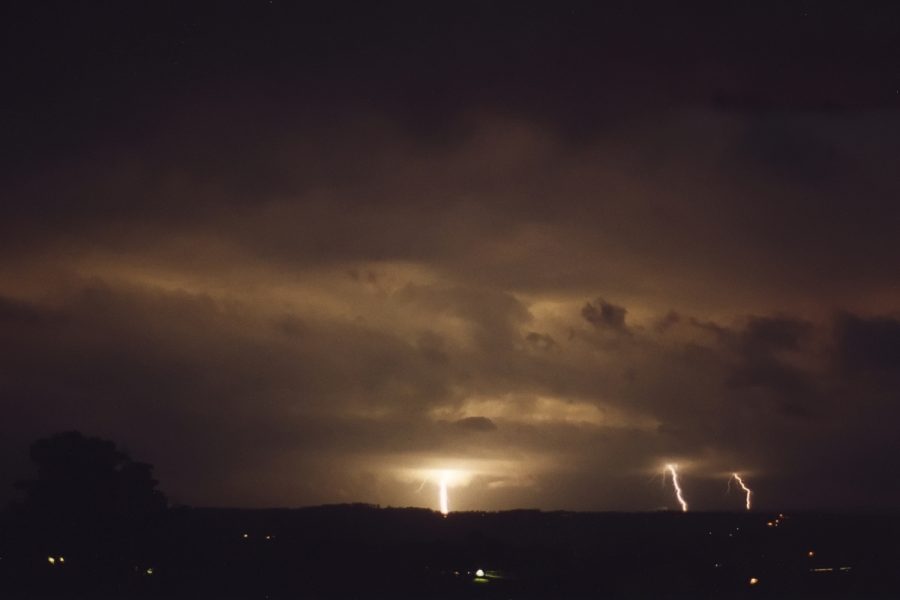 lightning lightning_bolts : McLeans Ridges, NSW   1 September 2001