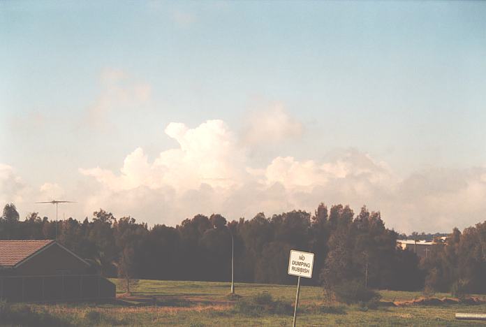 thunderstorm cumulonimbus_calvus : Doonside, NSW   12 September 2001