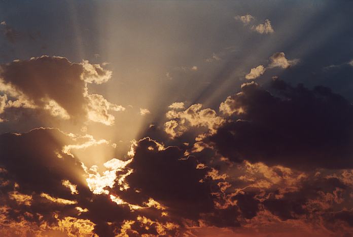 halosundog halo_sundog_crepuscular_rays : Schofields, NSW   5 November 2001