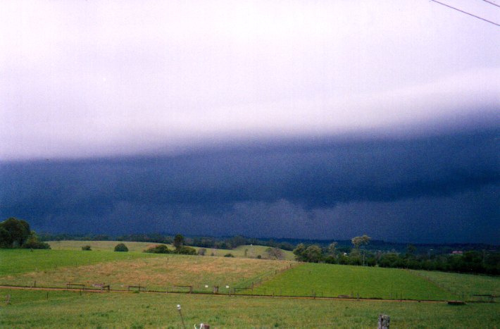 shelfcloud shelf_cloud : Wollongbar, NSW   26 November 2001