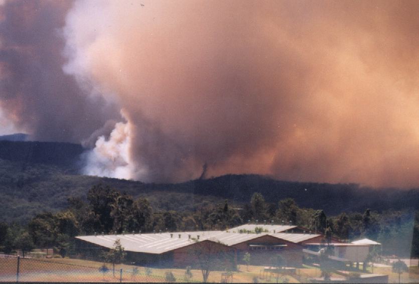 contributions received : www.weatherdownunder.net<BR>Photo by Brett Vilnis   1 December 2001