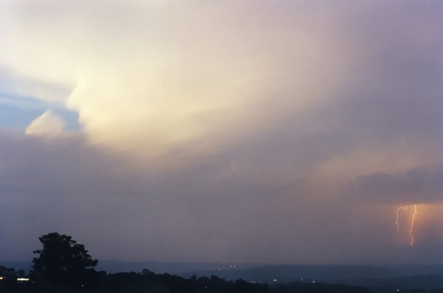 lightning lightning_bolts : McLeans Ridges, NSW   22 December 2001