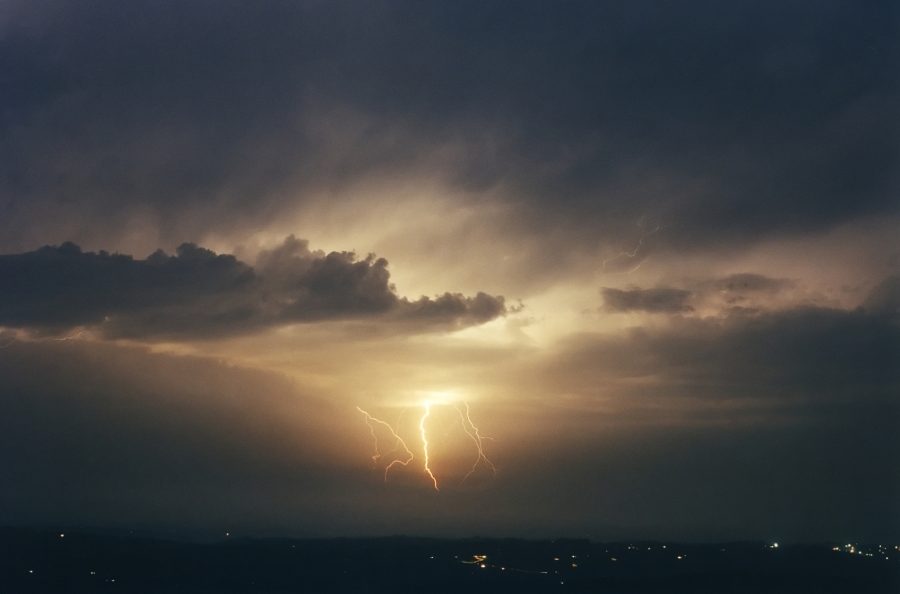 lightning lightning_bolts : McLeans Ridges, NSW   22 December 2001