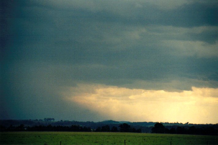 microburst micro_burst : N of Casino, NSW   30 December 2001