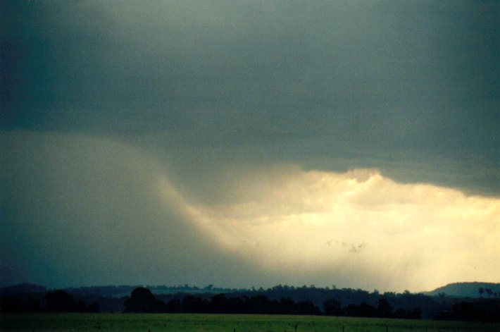 microburst micro_burst : N of Casino, NSW   30 December 2001