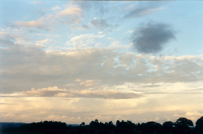 altocumulus altocumulus_cloud : McLeans Ridges, NSW   24 January 2002