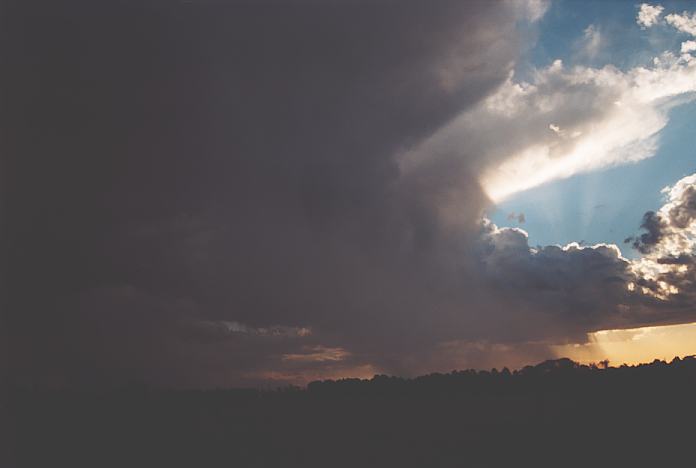 thunderstorm cumulonimbus_incus : Williamtown, NSW   8 February 2002