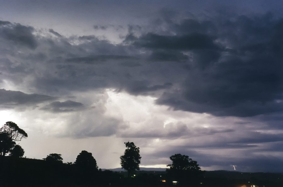 lightning lightning_bolts : McLeans Ridges, NSW   26 March 2002