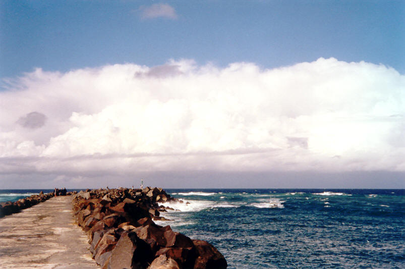 thunderstorm cumulonimbus_calvus : Ballina, NSW   26 May 2002