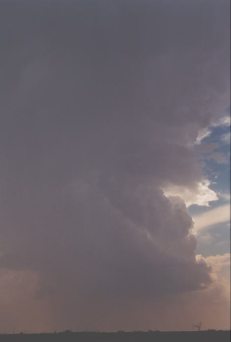 updraft thunderstorm_updrafts : Odessa, Texas, USA   28 May 2002