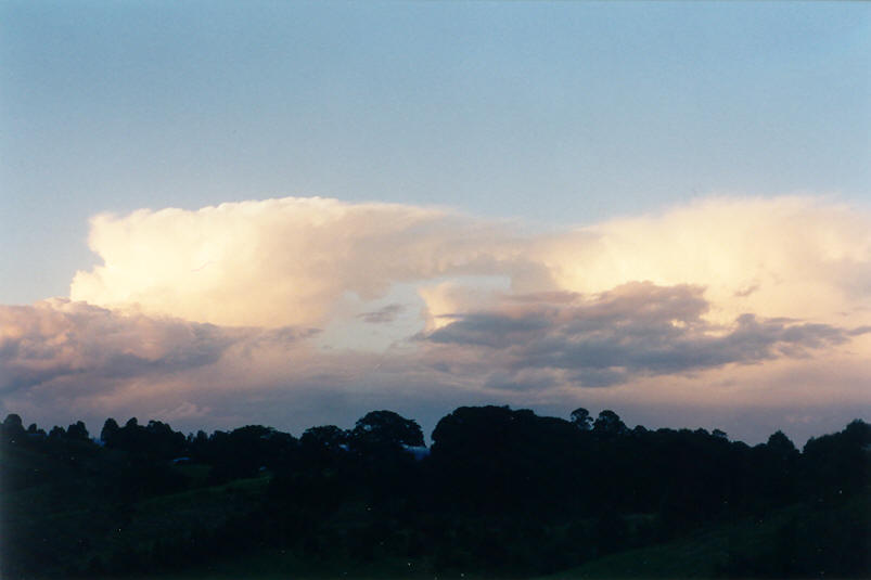 thunderstorm cumulonimbus_incus : McLeans Ridges, NSW   18 June 2002