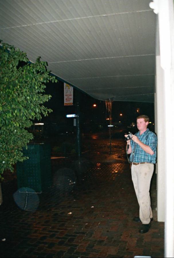 contributions received : Cobar, NSW<BR>Photo by Brett Vilnis   1 October 2003