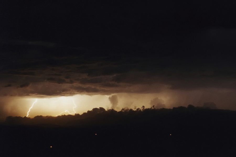 lightning lightning_bolts : McLeans Ridges, NSW   27 January 2004