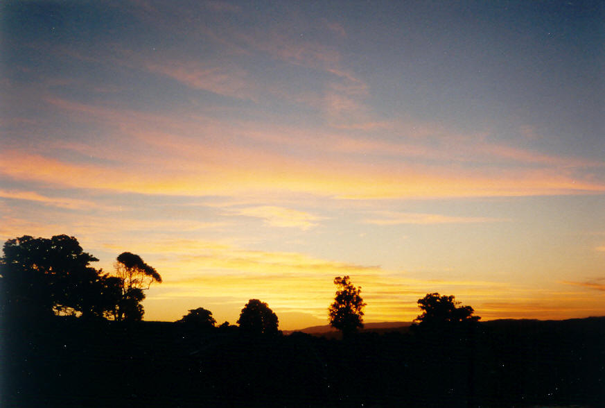 cirrus cirrus_cloud : McLeans Ridges, NSW   2 May 2004