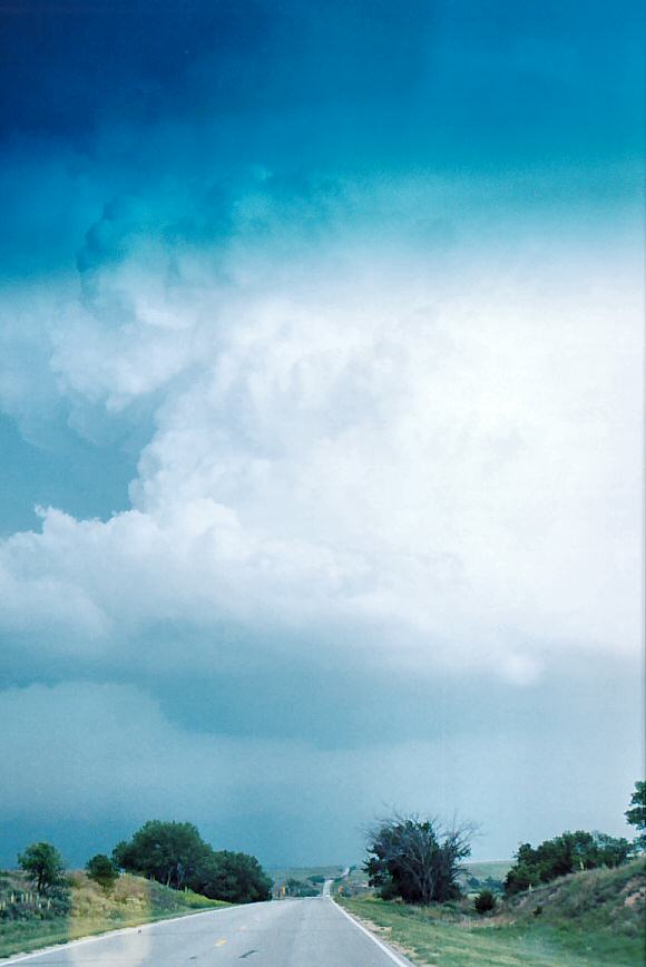 cumulonimbus supercell_thunderstorm : W of Medicine Lodge, Kansas, USA   12 May 2004