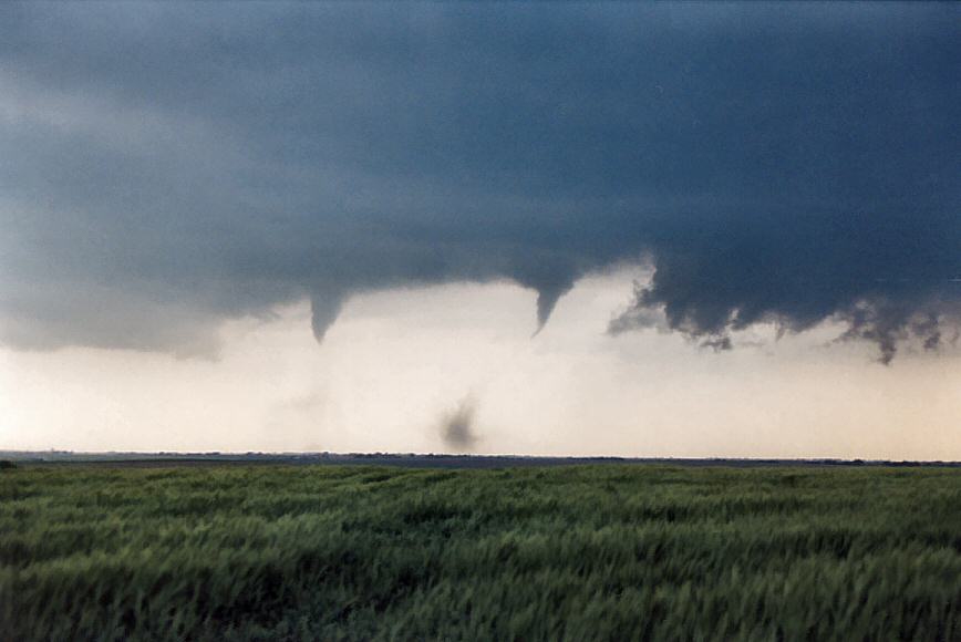 favourites jimmy_deguara : W of Hereford, Nebraska, USA   24 May 2004