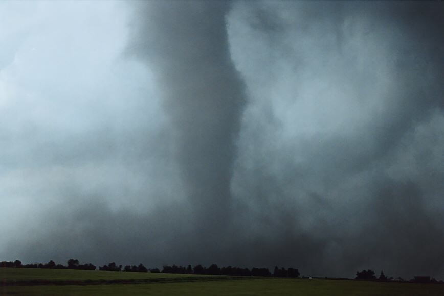 favourites jimmy_deguara : W of Hereford, Nebraska, USA   24 May 2004