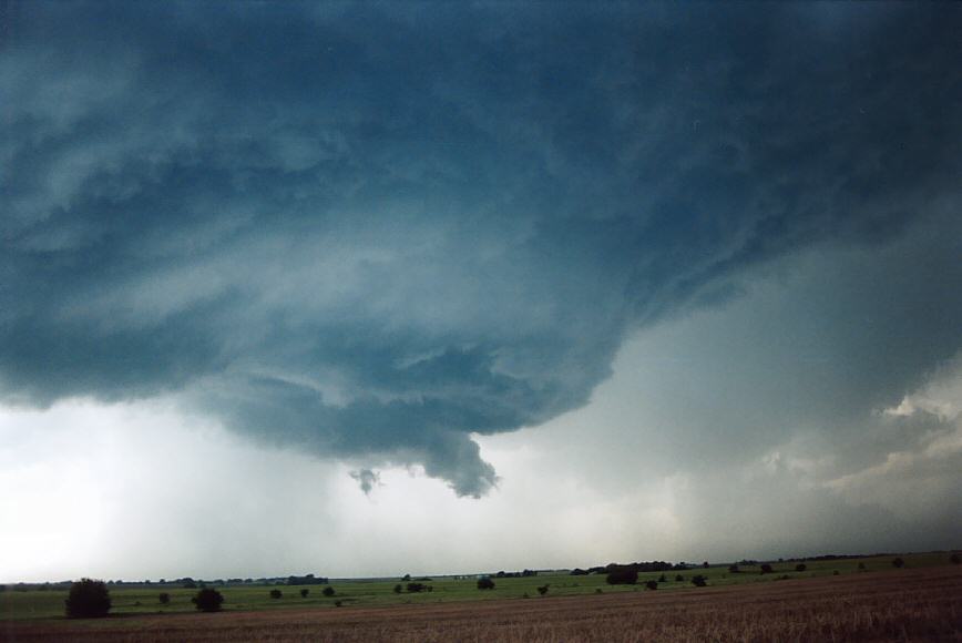 wallcloud thunderstorm_wall_cloud : N of Bellville, Kansas, USA   24 May 2004