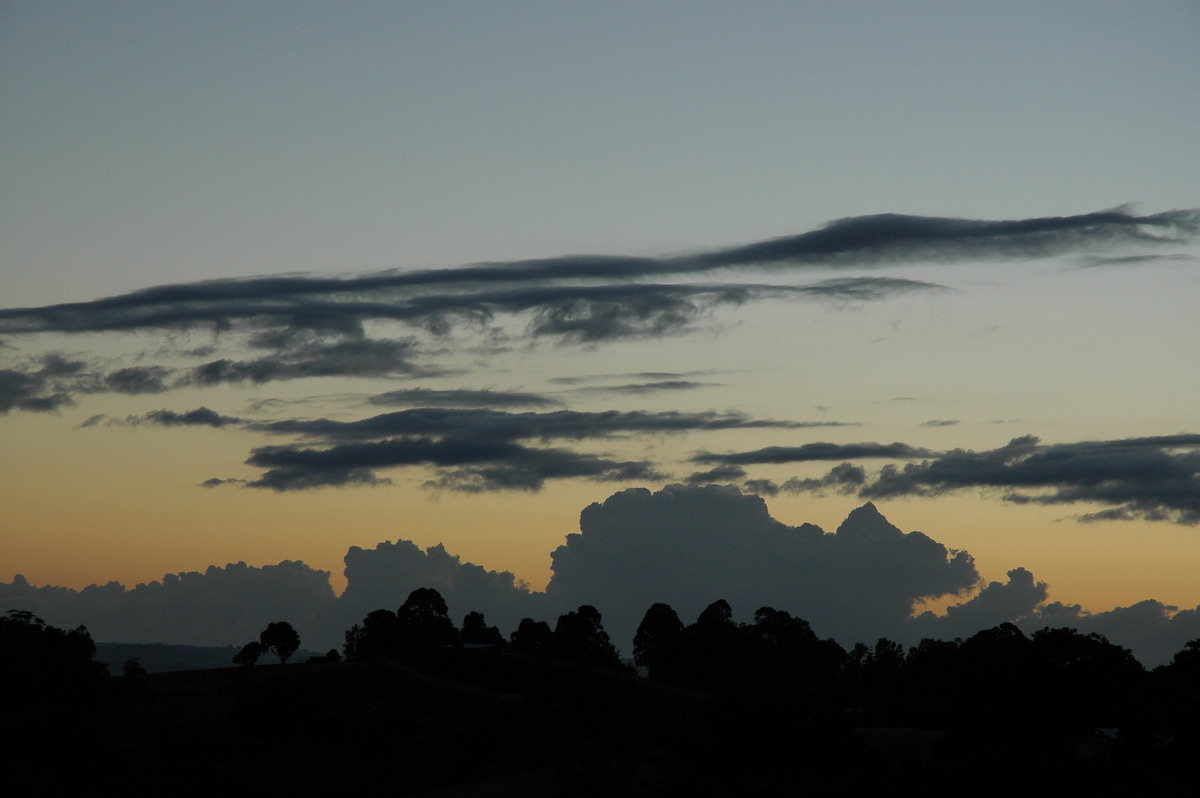 stratocumulus lenticularis : McLeans Ridges, NSW   13 July 2004