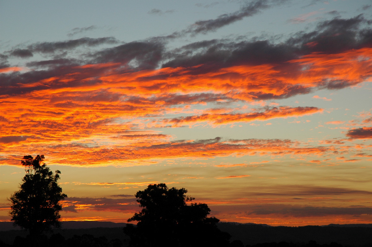 altocumulus altocumulus_cloud : McLeans Ridges, NSW   13 July 2004