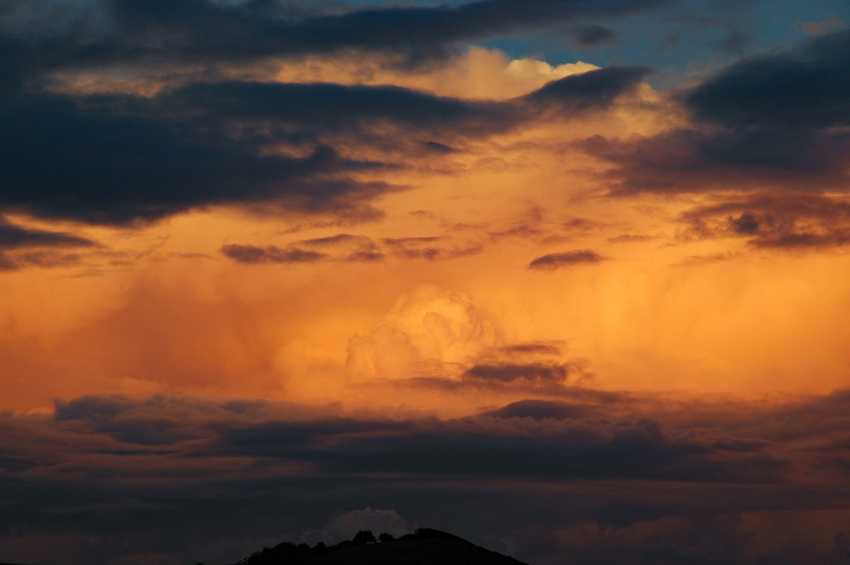 thunderstorm cumulonimbus_incus : Cabarita, NSW   15 July 2004