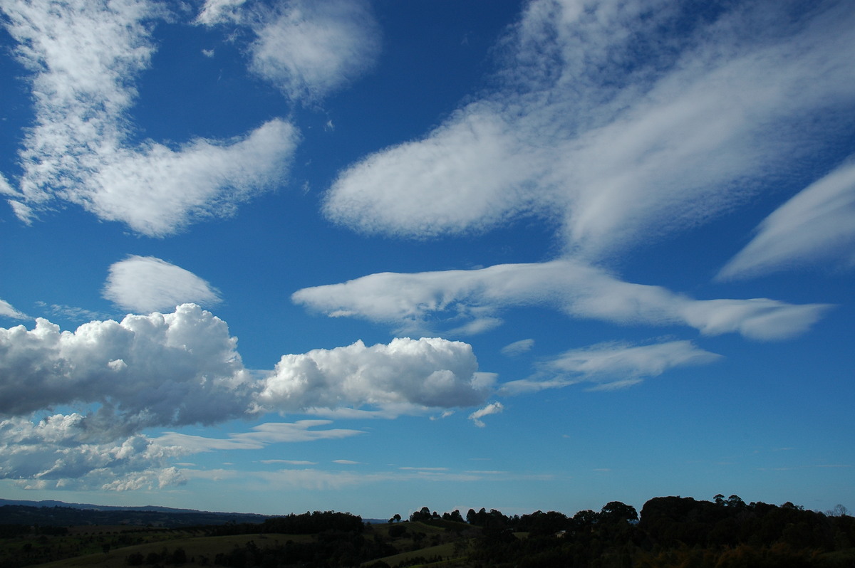 altocumulus lenticularis : McLeans Ridges, NSW   1 August 2004