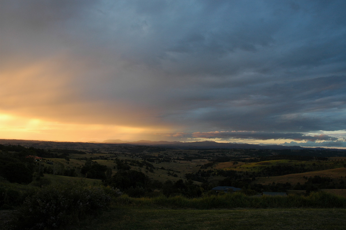 altocumulus altocumulus_cloud : McLeans Ridges, NSW   17 August 2004