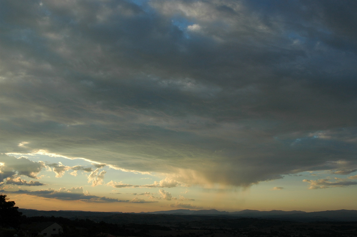 anvil thunderstorm_anvils : McLeans Ridges, NSW   26 August 2004