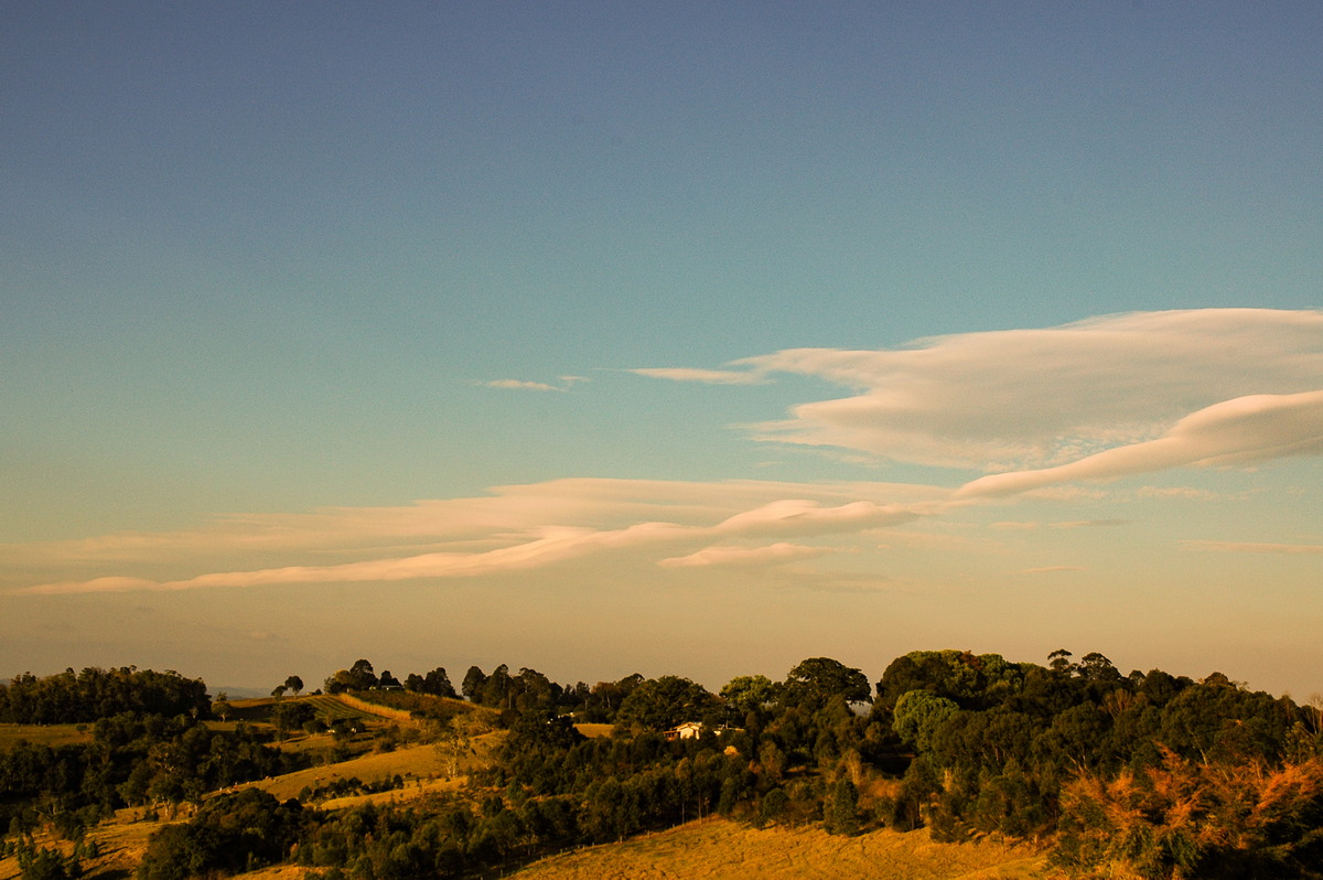 altocumulus lenticularis : McLeans Ridges, NSW   5 October 2004