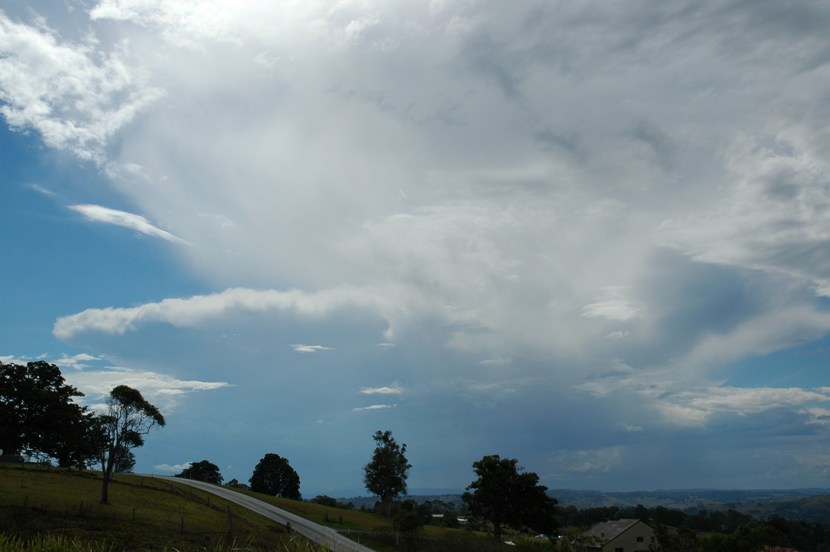 thunderstorm cumulonimbus_incus : McLeans Ridges, NSW   21 October 2004