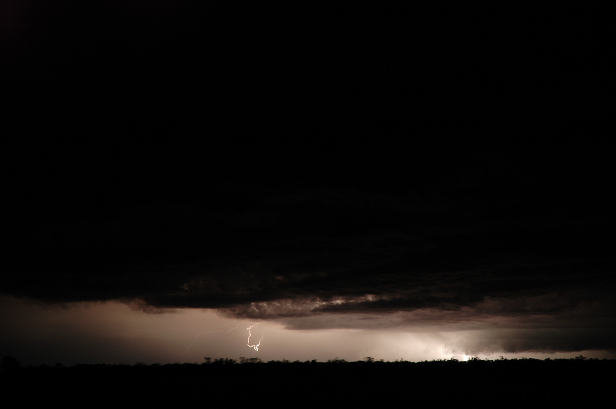 lightning lightning_bolts : near Coonamble, NSW   7 December 2004