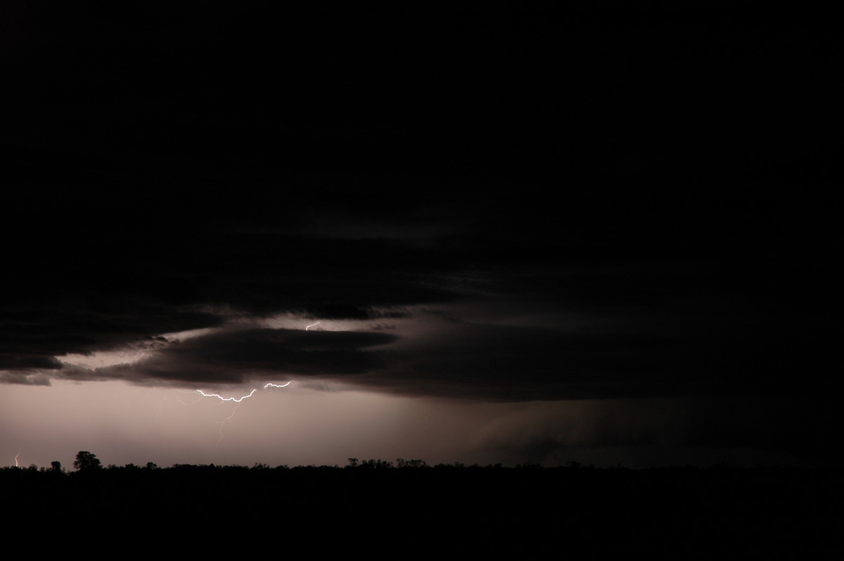 lightning lightning_bolts : near Coonamble, NSW   7 December 2004