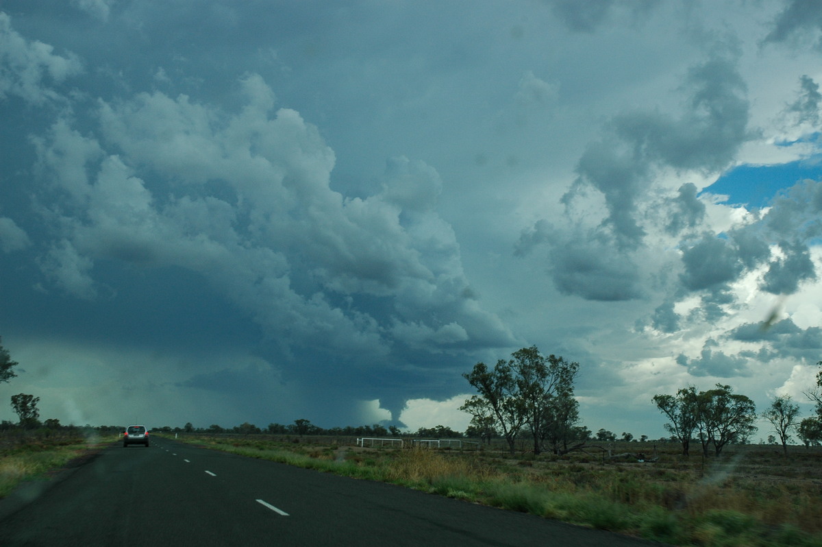 wallcloud thunderstorm_wall_cloud : W of Walgett, NSW   8 December 2004