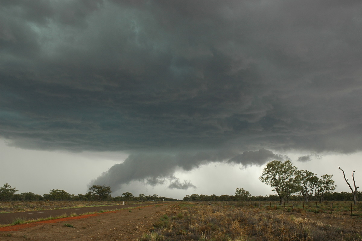 wallcloud thunderstorm_wall_cloud : W of Walgett, NSW   8 December 2004