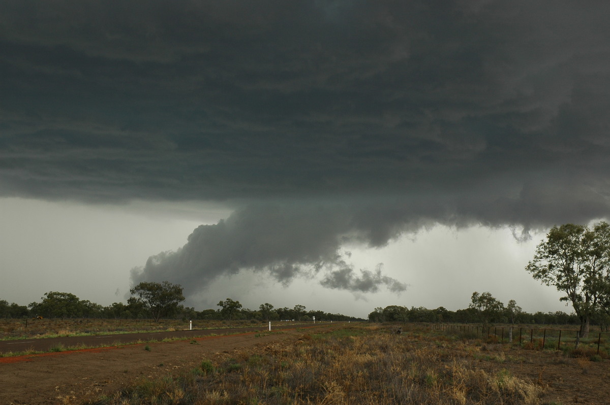 wallcloud thunderstorm_wall_cloud : W of Walgett, NSW   8 December 2004