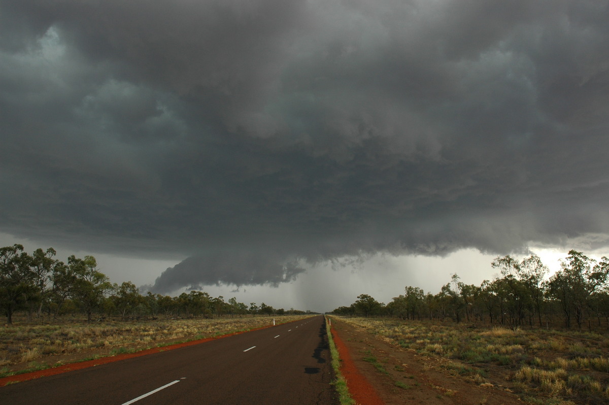 wallcloud thunderstorm_wall_cloud : W of Walgett, NSW   8 December 2004