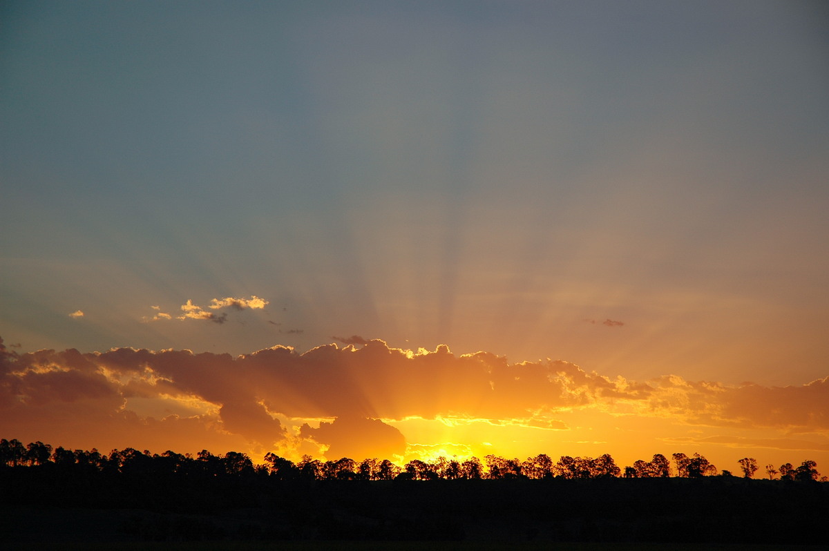 halosundog halo_sundog_crepuscular_rays : near Coraki, NSW   21 January 2005