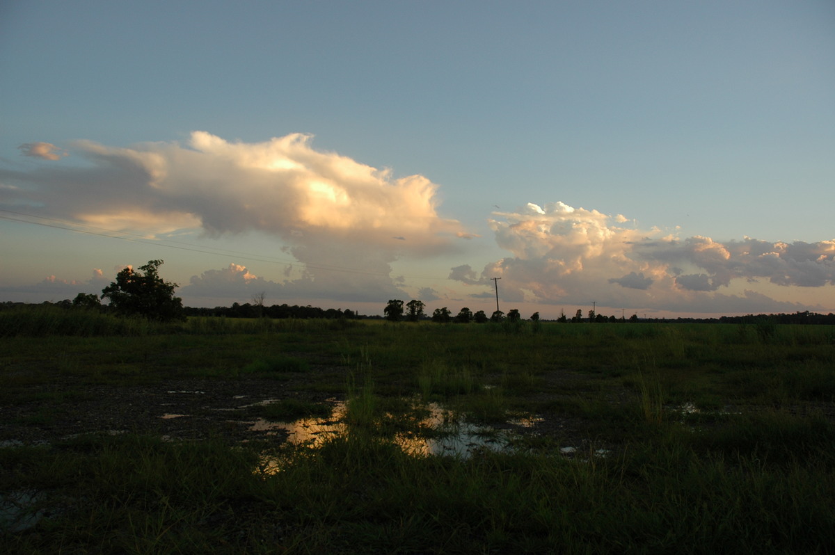 thunderstorm cumulonimbus_incus : near Coraki, NSW   21 January 2005