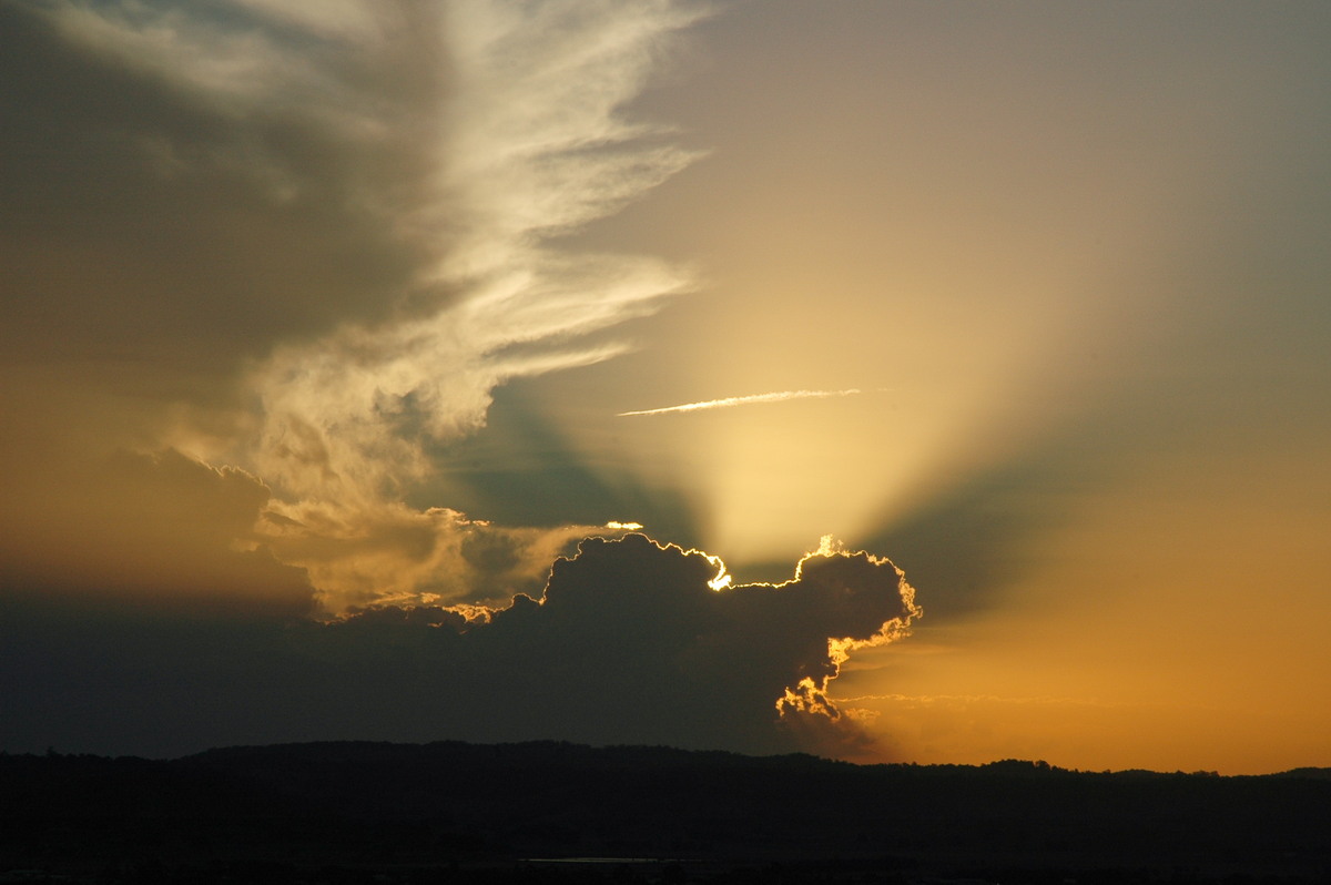 halosundog halo_sundog_crepuscular_rays : Parrots Nest, NSW   22 February 2005