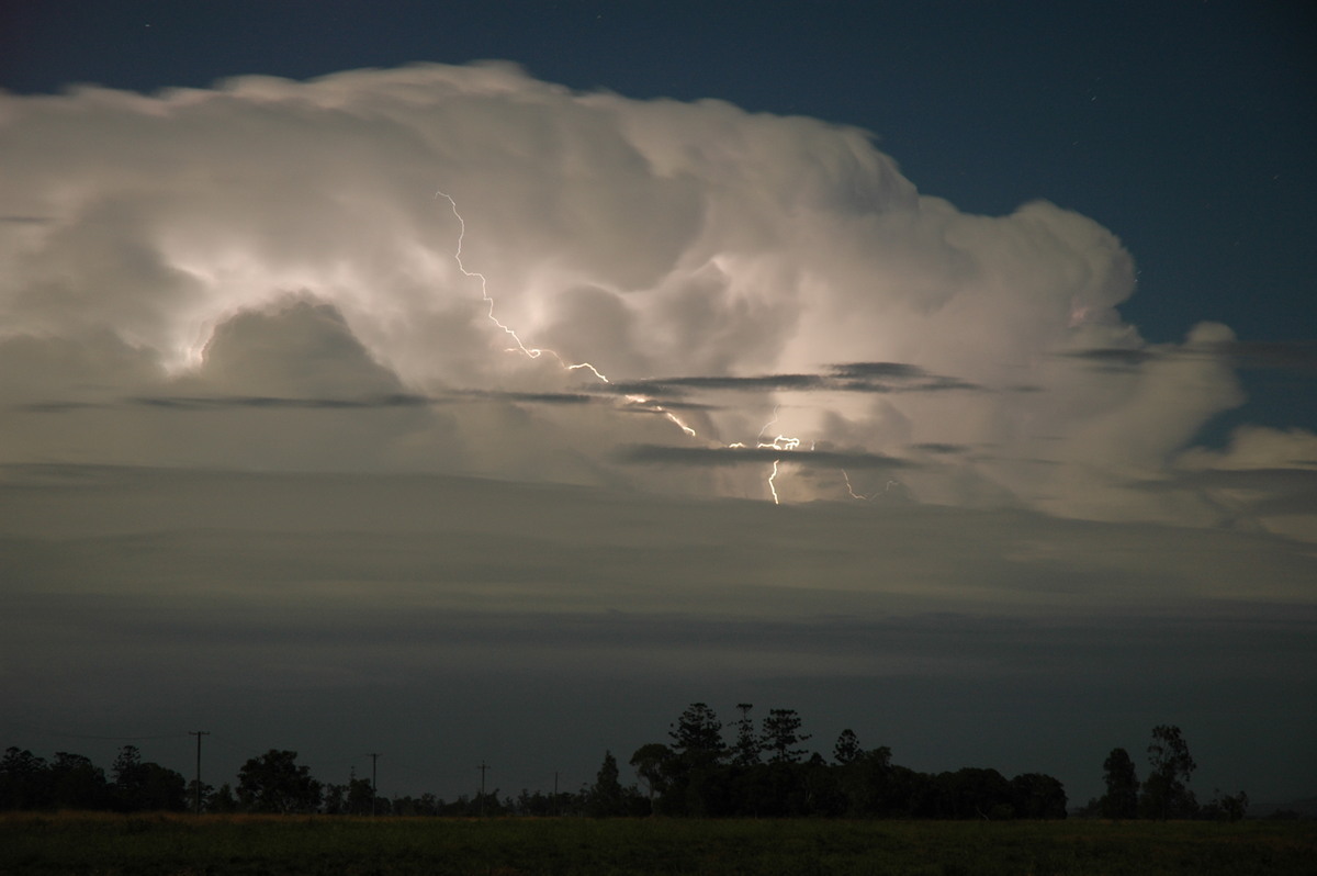 lightning lightning_bolts : Coraki, NSW   25 March 2005