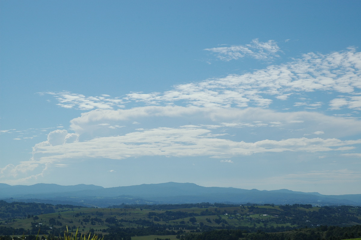 thunderstorm cumulonimbus_incus : McLeans Ridges, NSW   30 April 2005