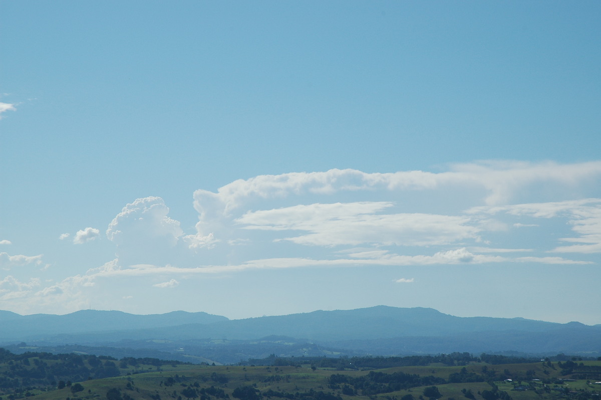 thunderstorm cumulonimbus_incus : McLeans Ridges, NSW   30 April 2005