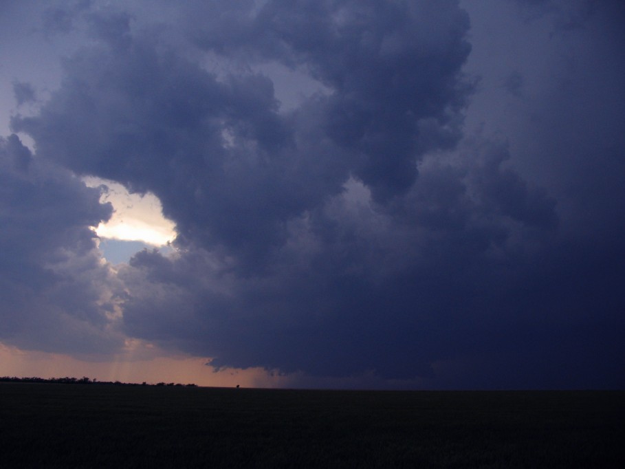 wallcloud thunderstorm_wall_cloud : near Paducah, Texas, USA   13 May 2005