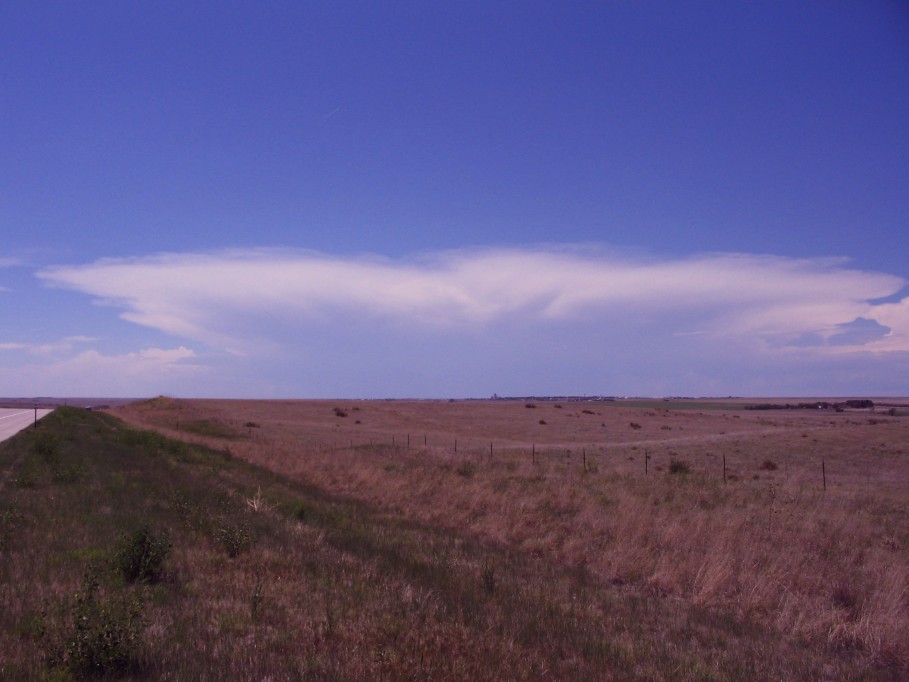 thunderstorm cumulonimbus_incus : I-70 E of Limon, Colorado, USA   24 May 2005