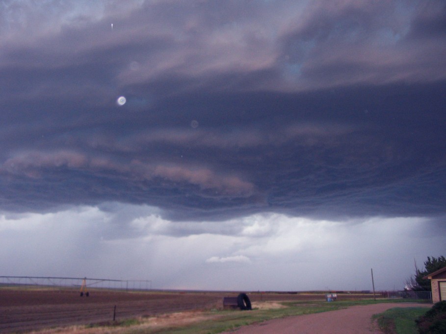 cumulonimbus thunderstorm_base : Idalia, N of Burlington, Colorado, USA   24 May 2005