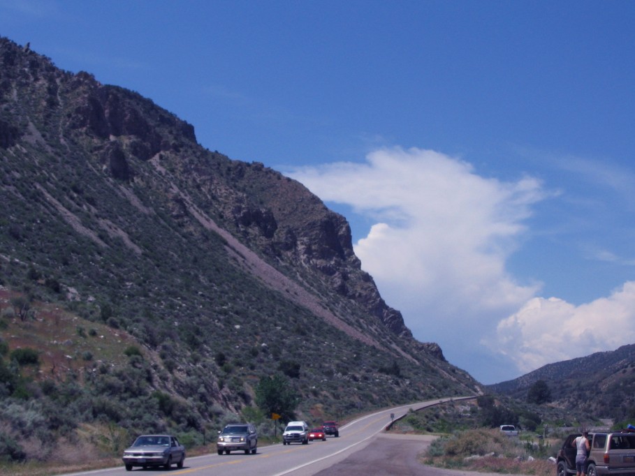 thunderstorm cumulonimbus_incus : S of Taos, New Mexico, USA   27 May 2005