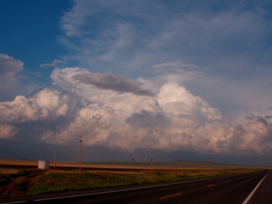 thunderstorm cumulonimbus_calvus : SE of Des Moines, New Mexico, USA   30 May 2005