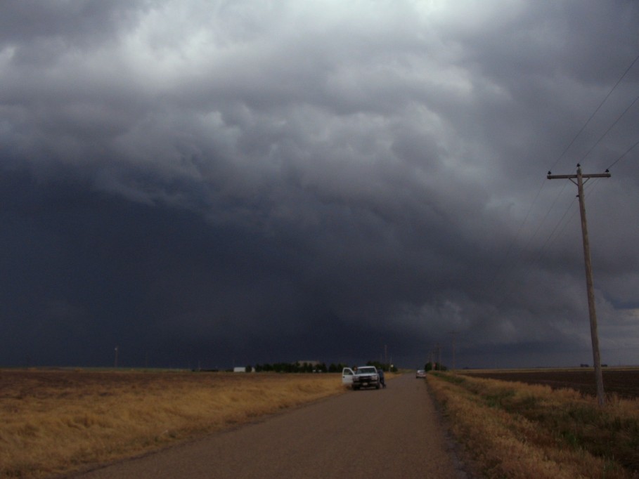 cumulonimbus thunderstorm_base : N of Hereford, Texas, USA   31 May 2005