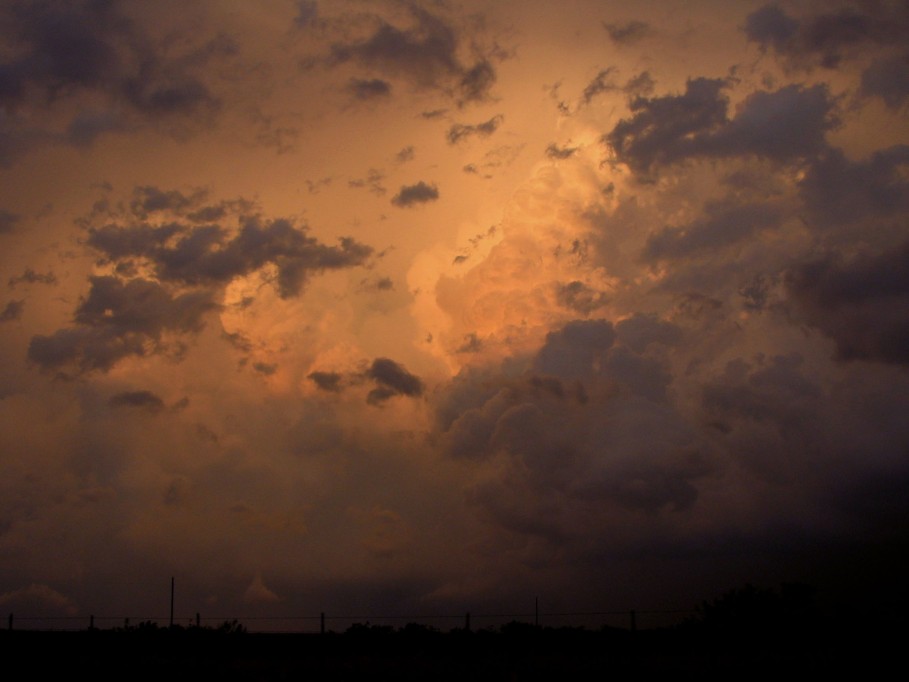 cumulonimbus supercell_thunderstorm : W of Lubbock, Texas, USA   31 May 2005